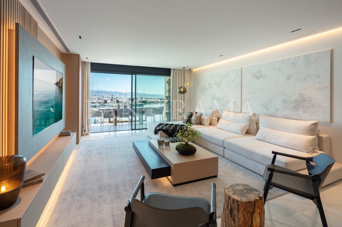 Apartment in Puerto Banus, Marbella, Spain 4 - 12270327