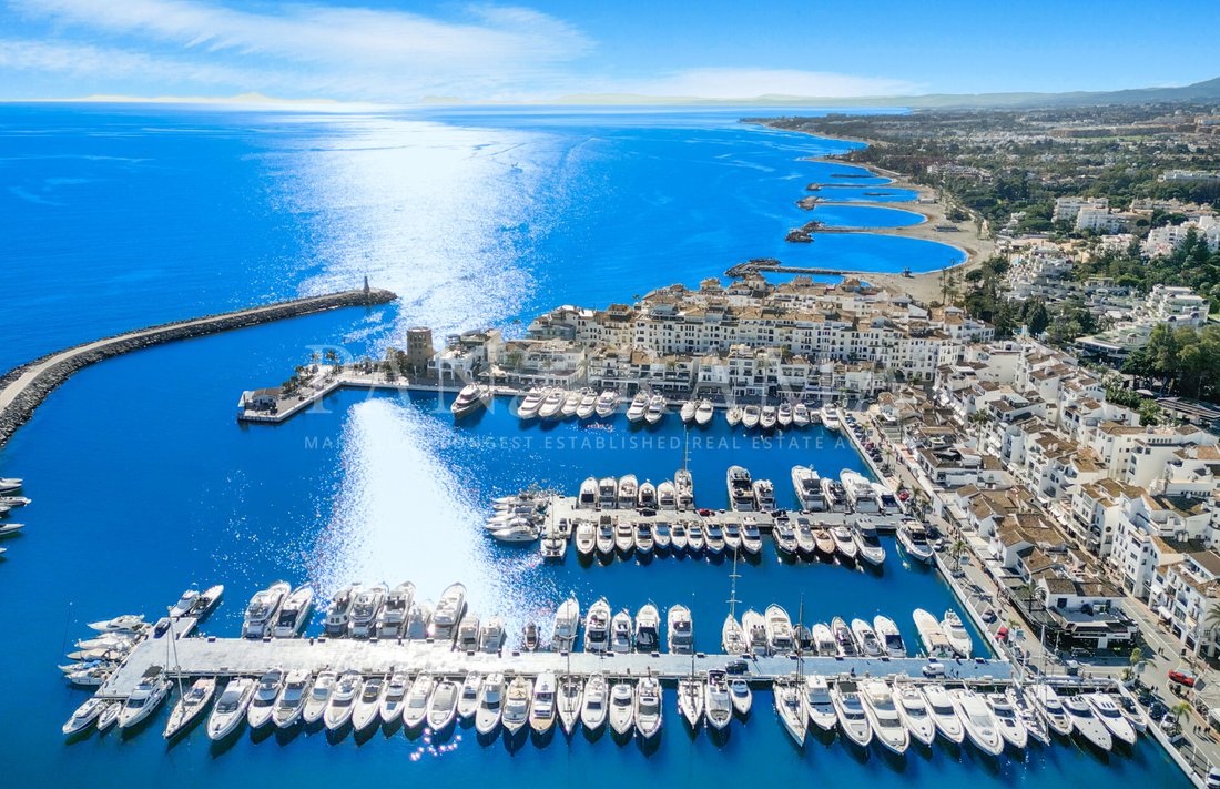 Apartment in Puerto Banus, Marbella, Spain 4 - 13897319