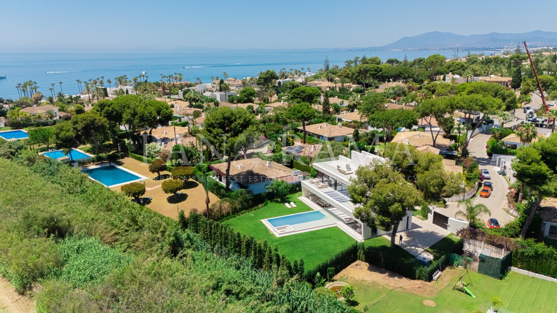 Villa in Marbella, Andalusia, Spain 1 - 16402500