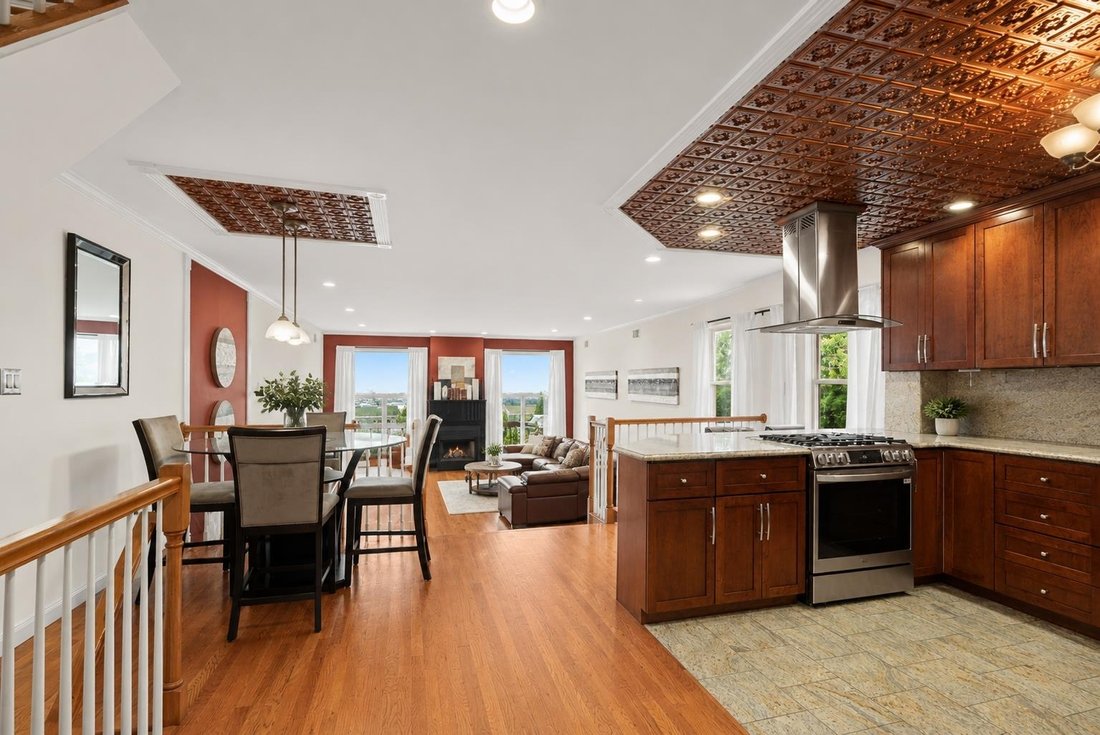 House in North Bergen, New Jersey, United States 3 - 18020916
