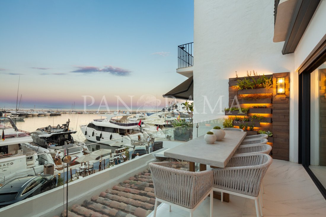 Apartment in Puerto Banus, Marbella, Spain 2 - 12270327