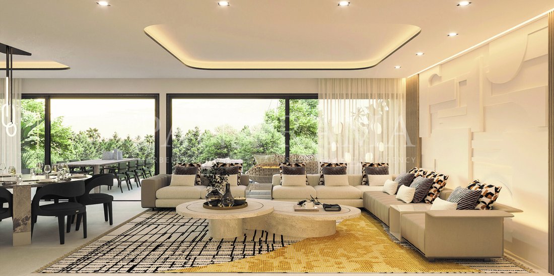 Villa in Elviria-Cabopino, Marbella, Spain 2 - 12038263
