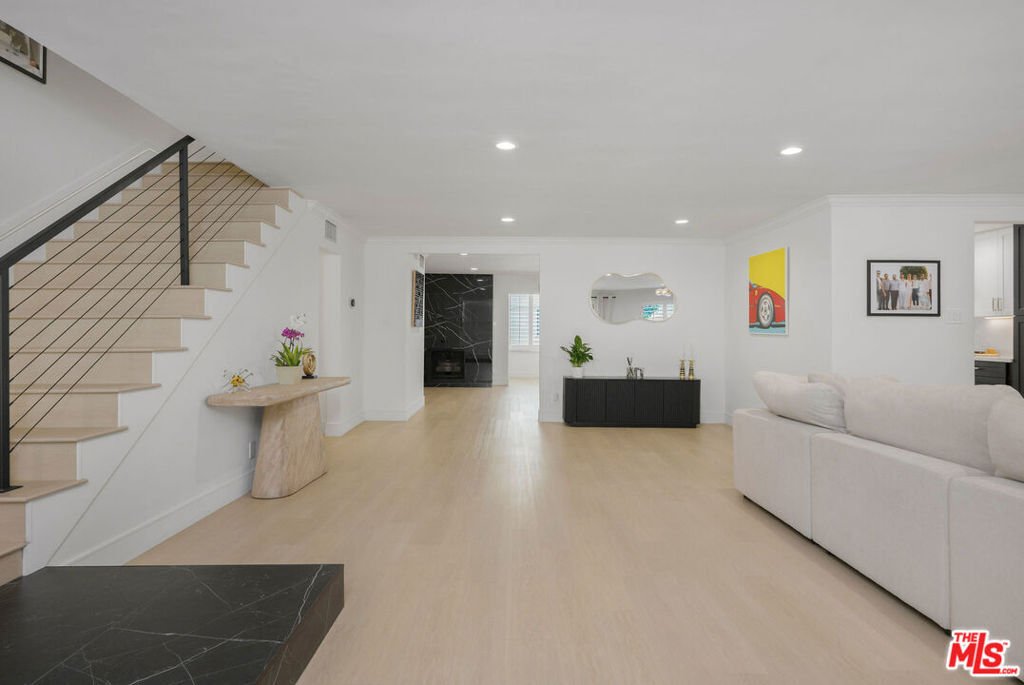 Condo in Los Angeles, California, United States 2 - 18018871