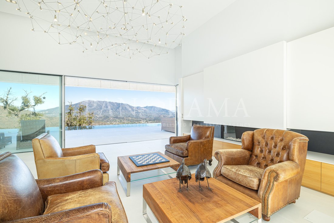 Villa in Elviria-Cabopino, Marbella, Spain 4 - 15092257
