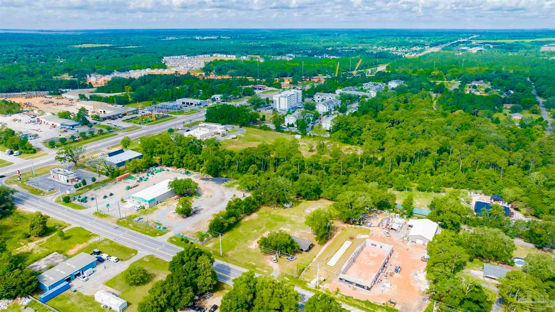Land in Pensacola, Florida, United States 5 - 18018236