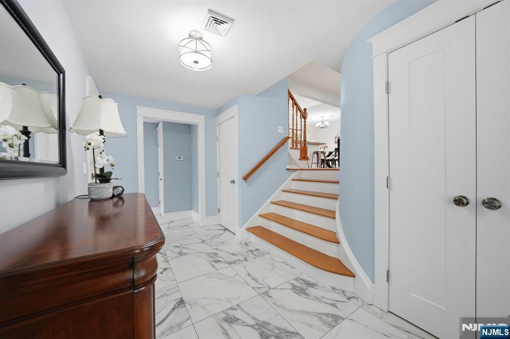 House in Wayne, New Jersey, United States 3 - 18018198