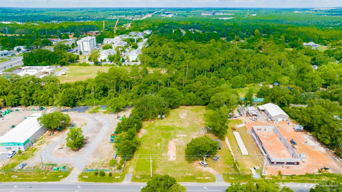Land in Pensacola, Florida, United States 3 - 18018236