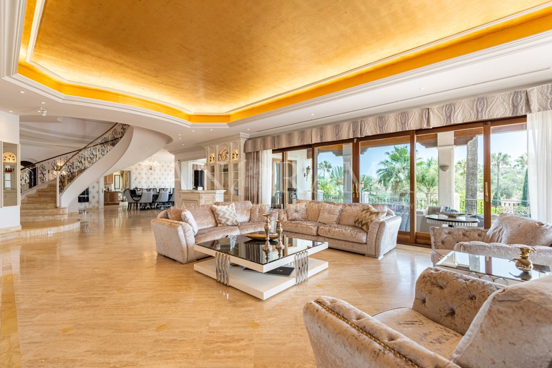 Villa in El Paraíso, Benahavis, Spain 2 - 11933871