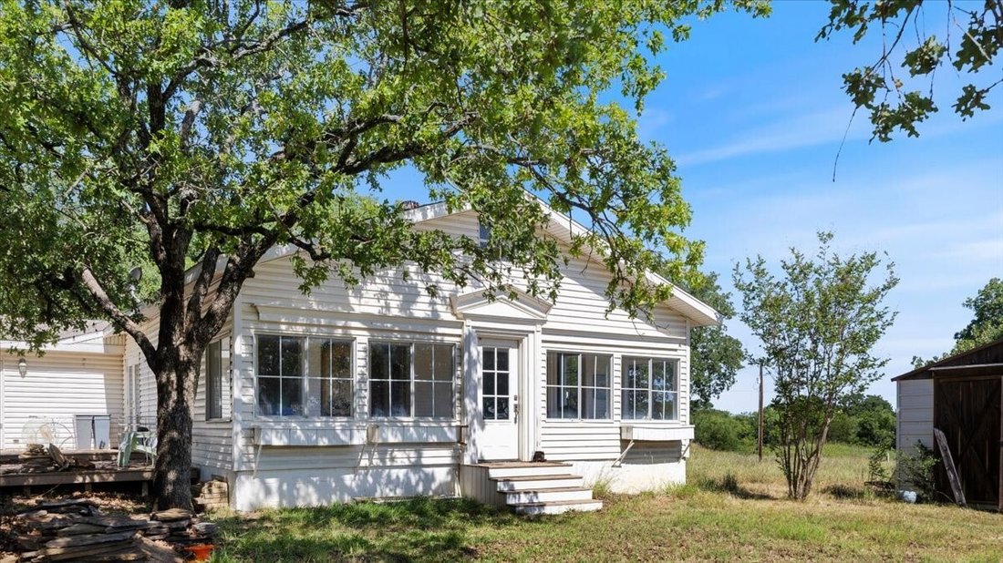 Farm Ranch in Bluff Dale, Texas, United States 2 - 17954736