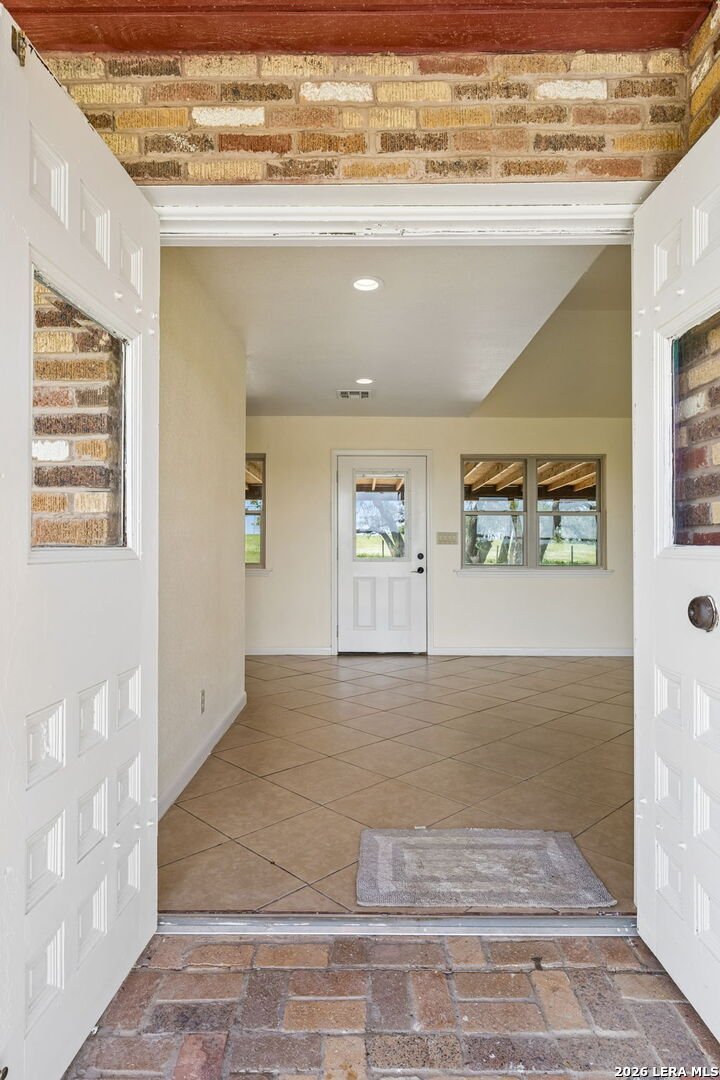 House in Floresville, Texas, United States 5 - 18020962