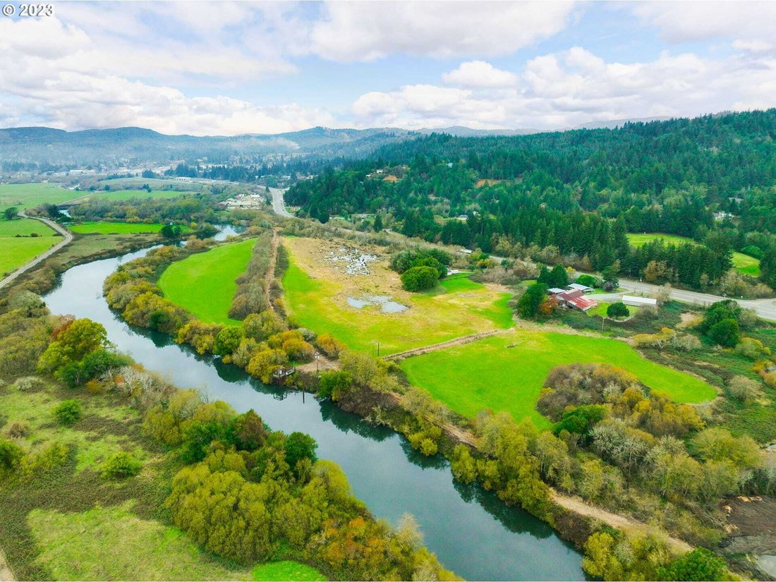 House in Coquille, Oregon, United States 3 - 18019244