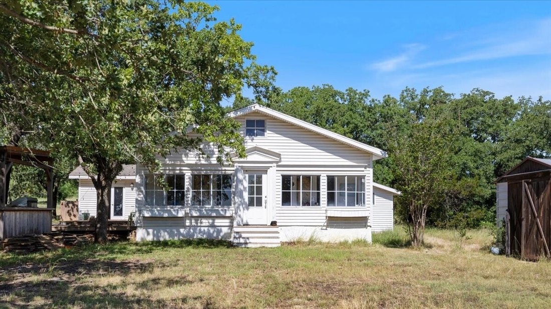 Farm Ranch in Bluff Dale, Texas, United States 1 - 17954736