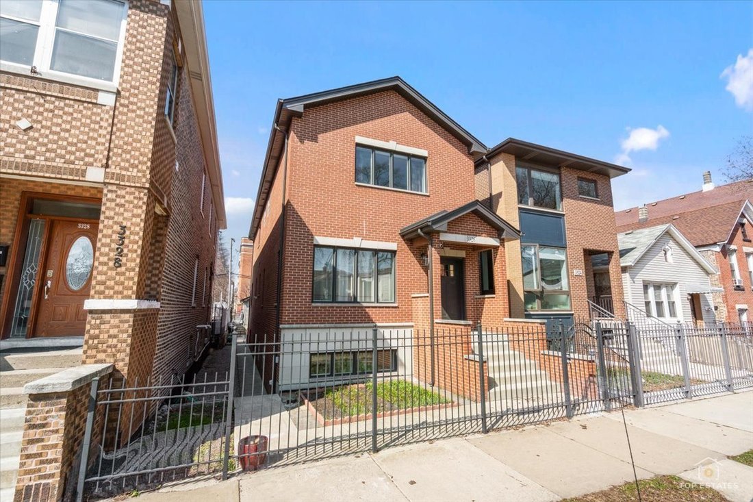 House in Chicago, Illinois, United States 1 - 18020359