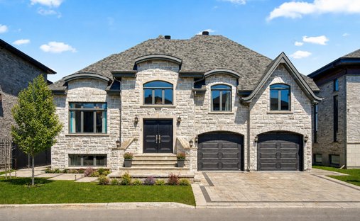 Haus in Brossard, Québec, Kanada 1
