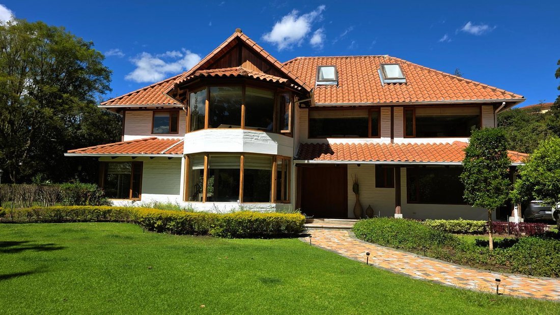 House in Quito, Pichincha, Ecuador 2 - 18021452