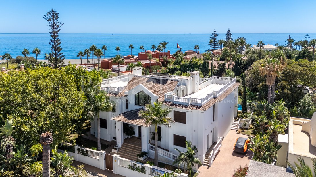 Villa in Estepona, Andalusia, Spain 4 - 15390981