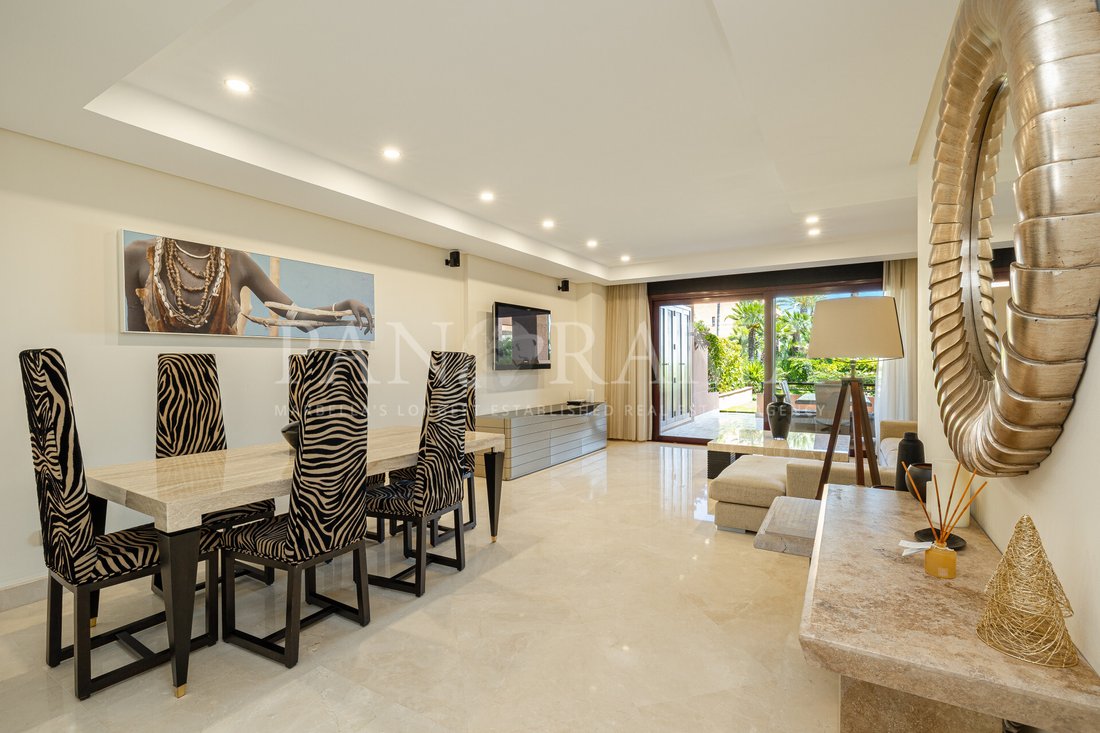 Apartment in Puerto Banus, Marbella, Spain 2 - 14572100