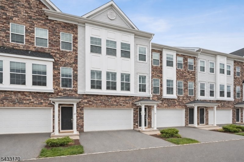 Condo in Morristown, New Jersey, United States 1 - 18018201