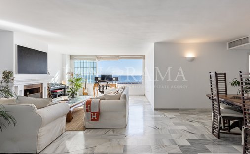 Apartment in Puerto Banus, Marbella, Spain 1