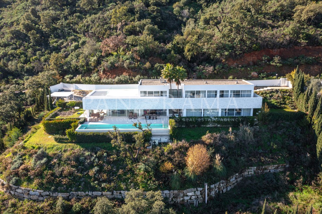 Villa in Elviria-Cabopino, Marbella, Spain 1 - 15092257