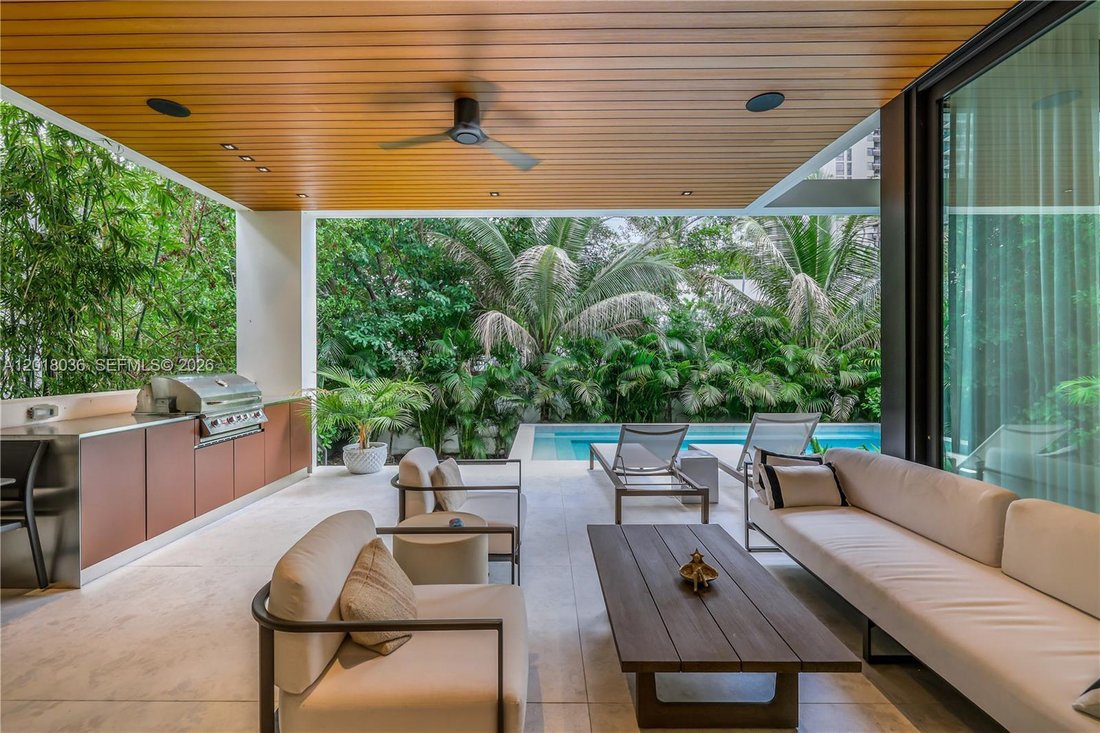 House in Miami, Florida, United States 2 - 17904357
