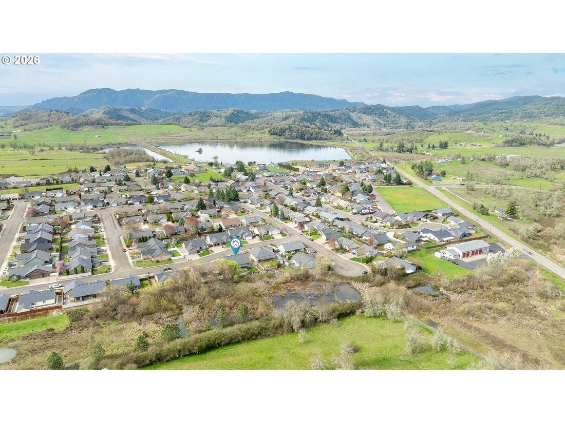 House in Sutherlin, Oregon, United States 5 - 18019105