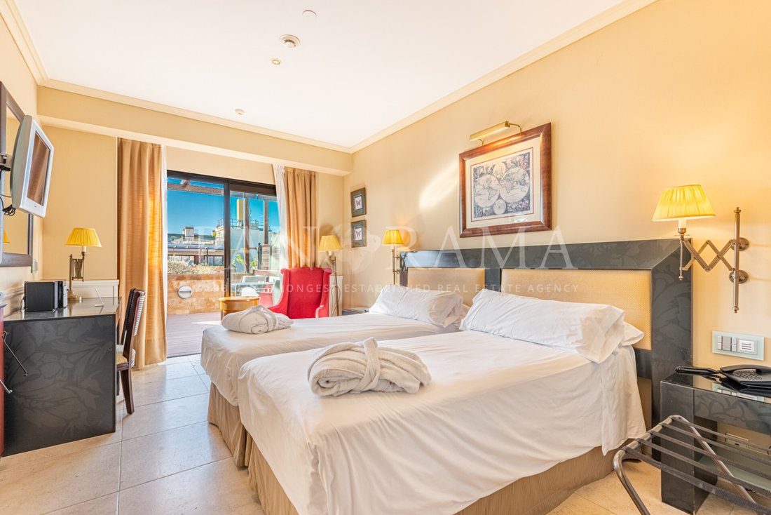 Apartment in Puerto Banus, Marbella, Spain 3 - 10952861