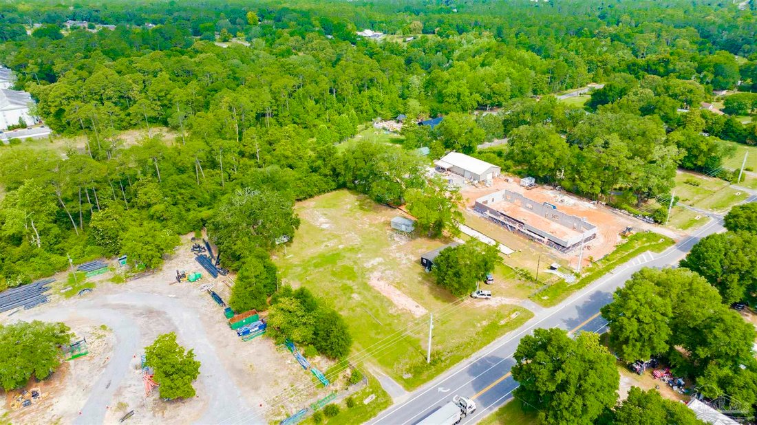 Land in Pensacola, Florida, United States 2 - 18018236
