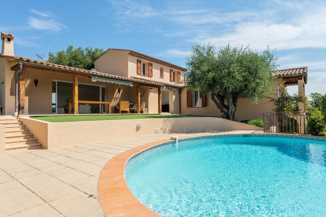 Villa in Tourrettes-sur-Loup, Provence-Alpes-Côte d'Azur, France 2 - 18019595