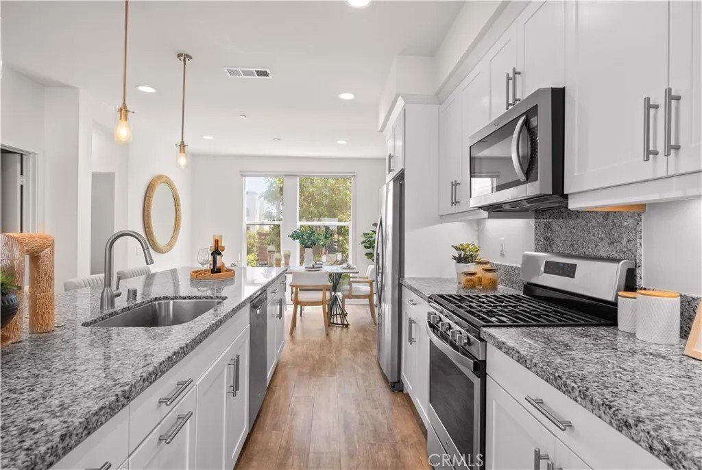 Condo in Costa Mesa, California, United States 4 - 17846418