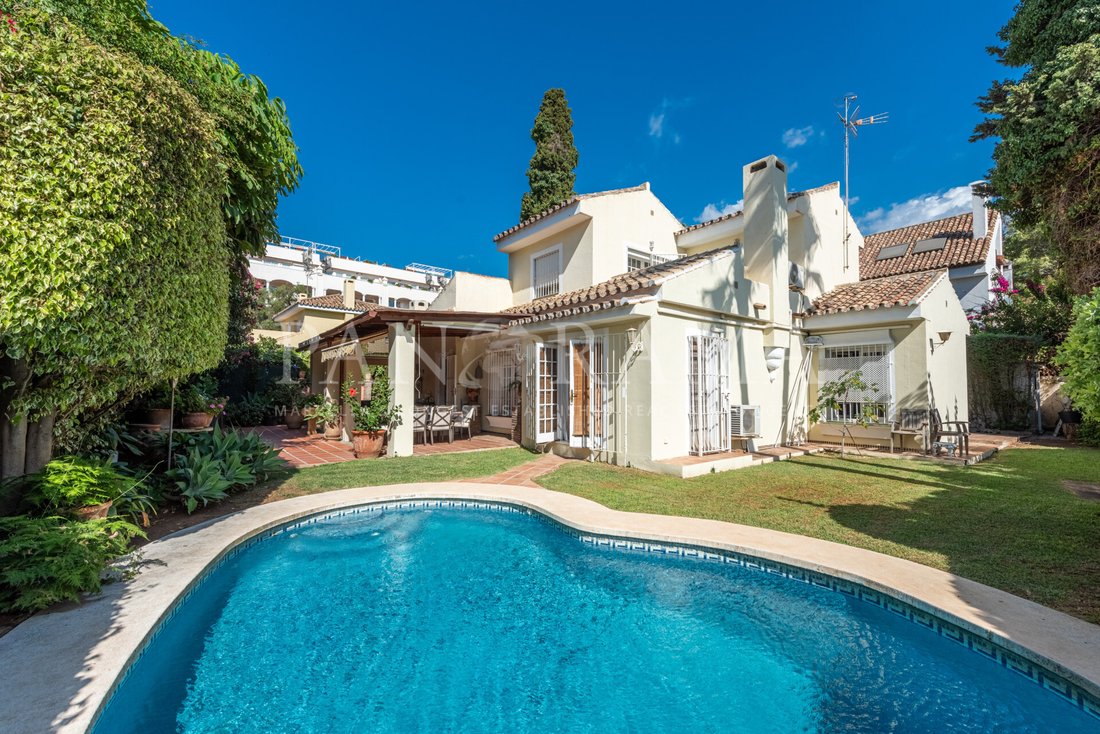 Villa in Golden Mile, Andalusia, Spain 1 - 14702673