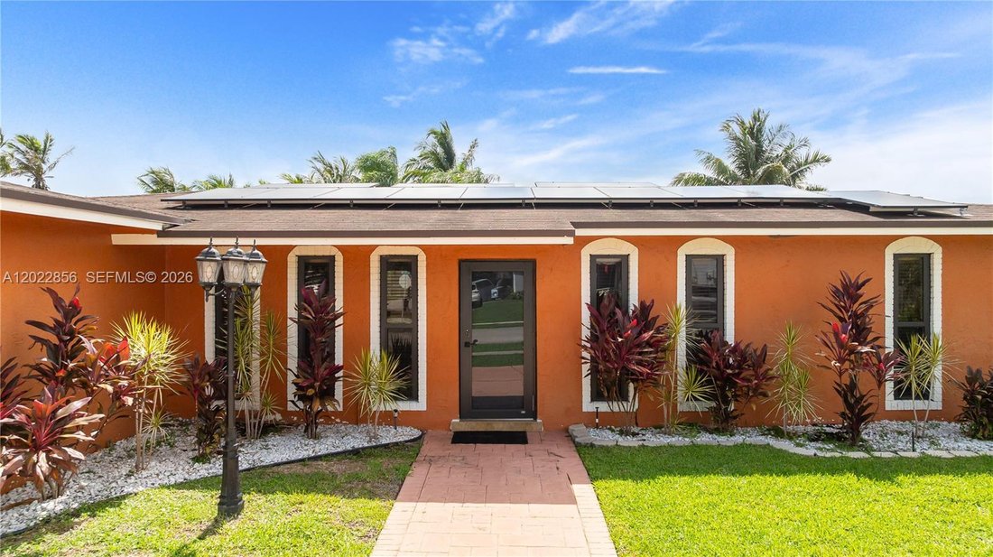 House in Pembroke Pines, Florida, United States 1 - 18018681