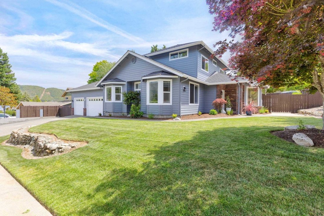 House in Grants Pass, Oregon, United States 3 - 18019352