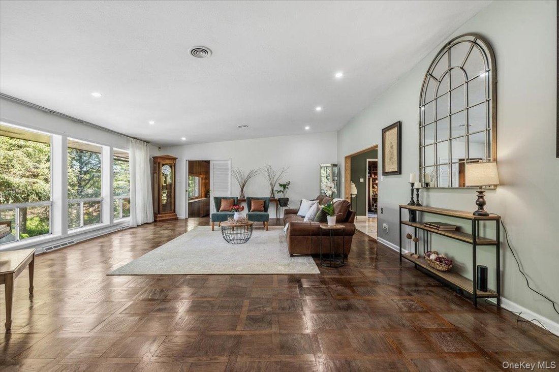 House in Old Westbury, New York, United States 4 - 18018136