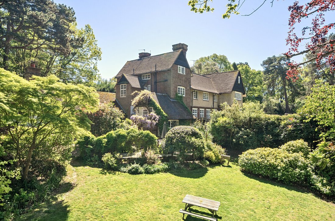 House in Hook Heath, Woking, England 1 - 18019117