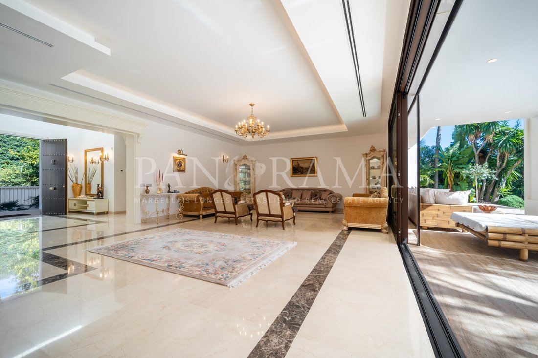 Villa in Estepona, Andalusia, Spain 3 - 15390981