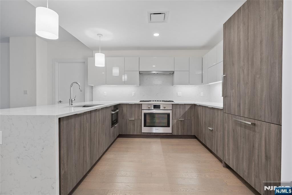 Condo in Guttenberg, New Jersey, United States 2 - 18020956