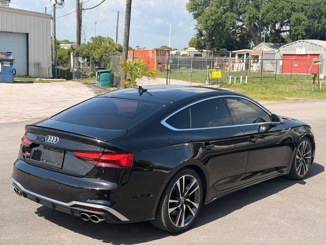 Sedan in Port Richey, FL, United States 3 - 18021298