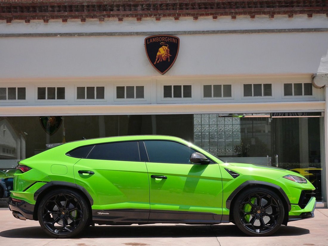 Suv in Beverly Hills, CA, United States 2 - 18020561