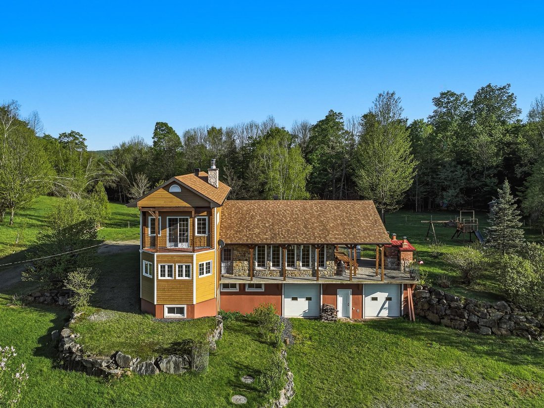 House in Potton, Quebec, Canada 4 - 18020522