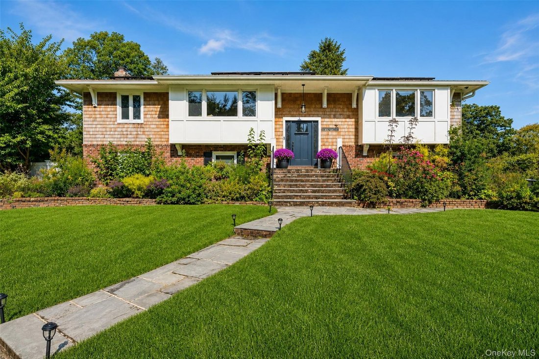 House in East Northport, New York, United States 1 - 18021753