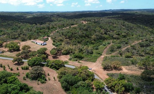 Land in Santiago do Cacem, Santa Cruz e Sao Bartolomeu da Serra, Setubal, Portugal 1