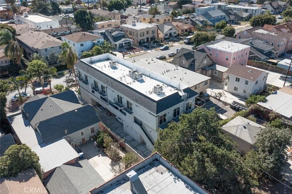 Los Angeles, California, United States 4 - 18019913