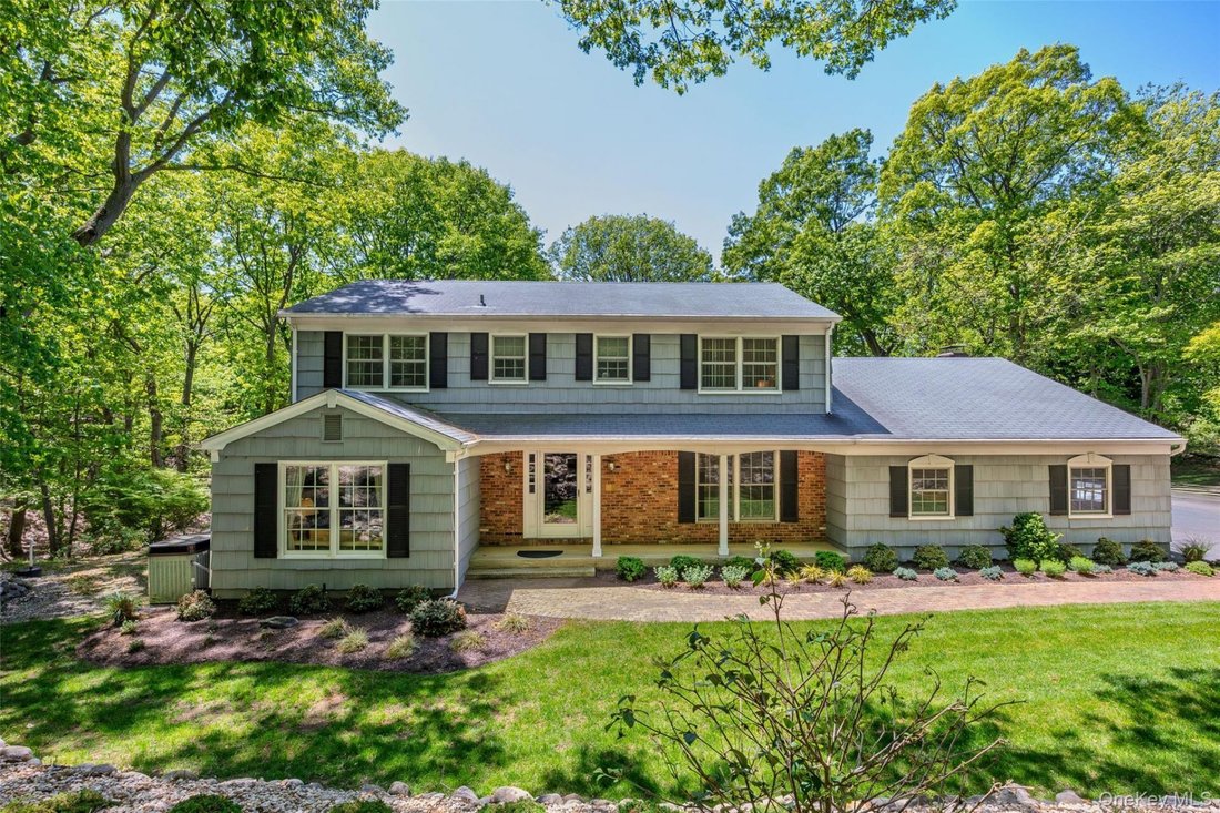 House in Port Jefferson, New York, United States 1 - 18021751