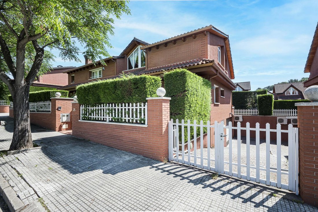 Villa in Sant Cugat del Valles, Catalonia, Spain 2 - 18020523