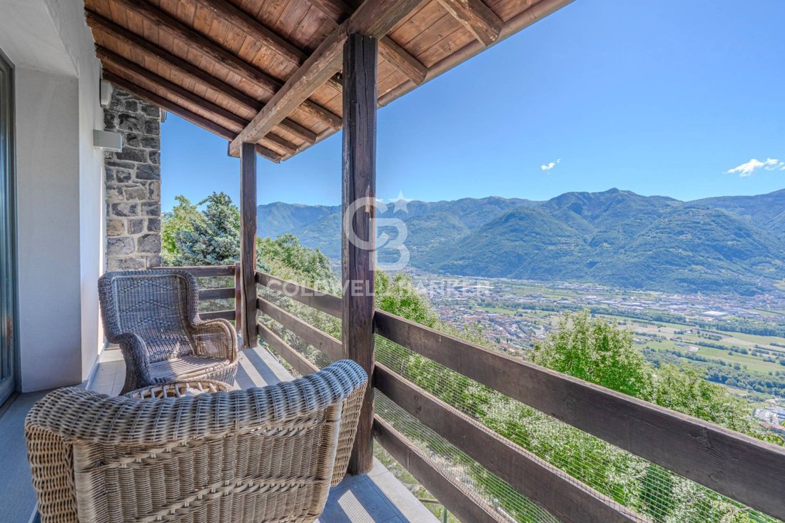 Villa in Costa Volpino, Lombardy, Italy 2 - 18021712