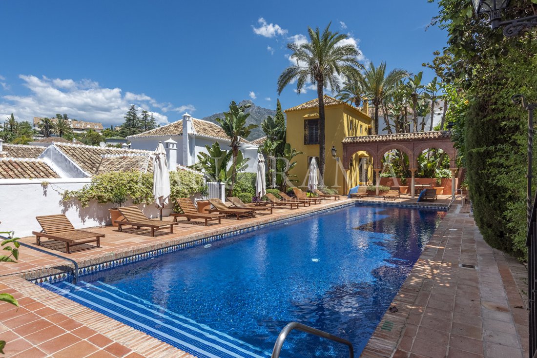 Townhouse in Marbella, Andalusia, Spain 3 - 16609305