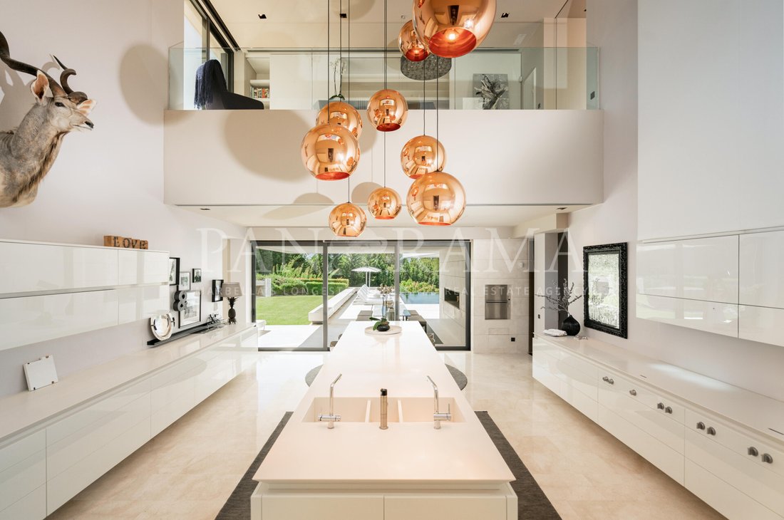 Villa in Sierra Blanca, Marbella, Spain 4 - 16753413