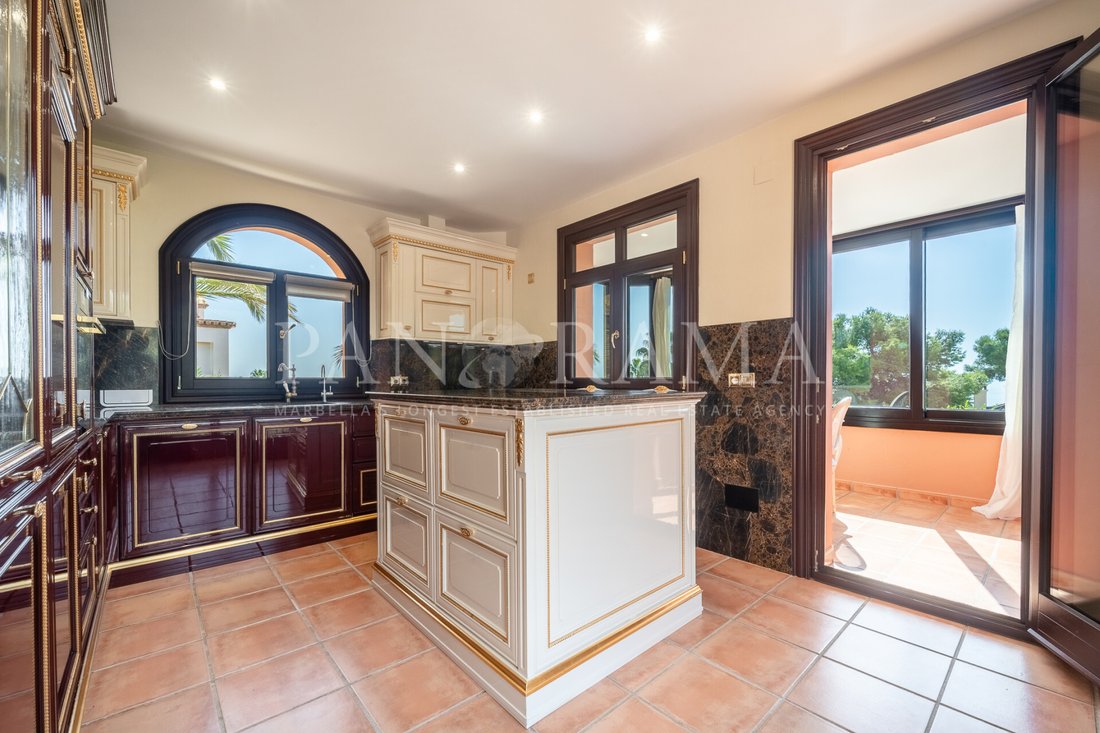 Villa in Sierra Blanca, Marbella, Spain 4 - 17003627