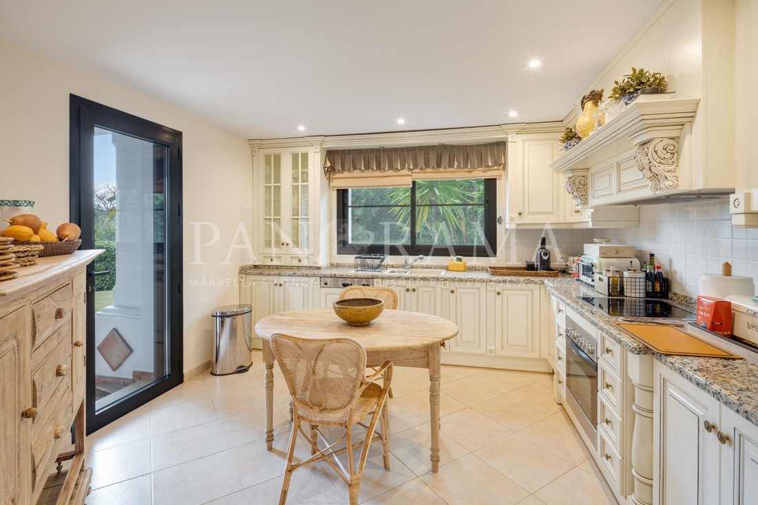 Villa in La Quinta, Benahavis, Andalusia 3 - 15558850